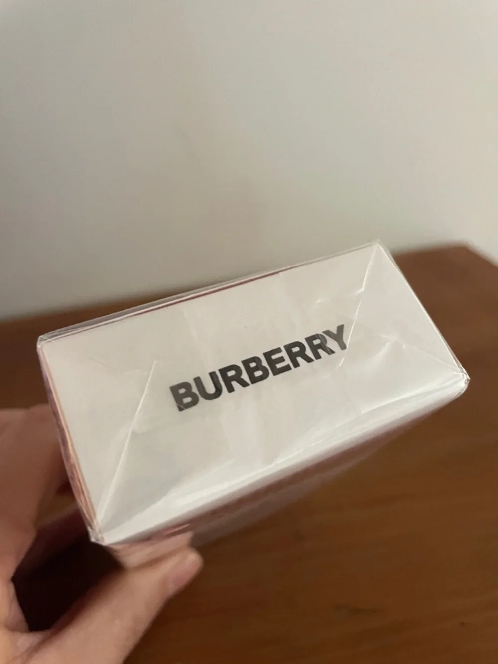 NEW IN SEALED BOX Burberry Her - Picture 2 of 7